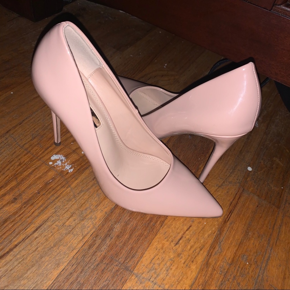 ✨SOLD✨Nude Heels